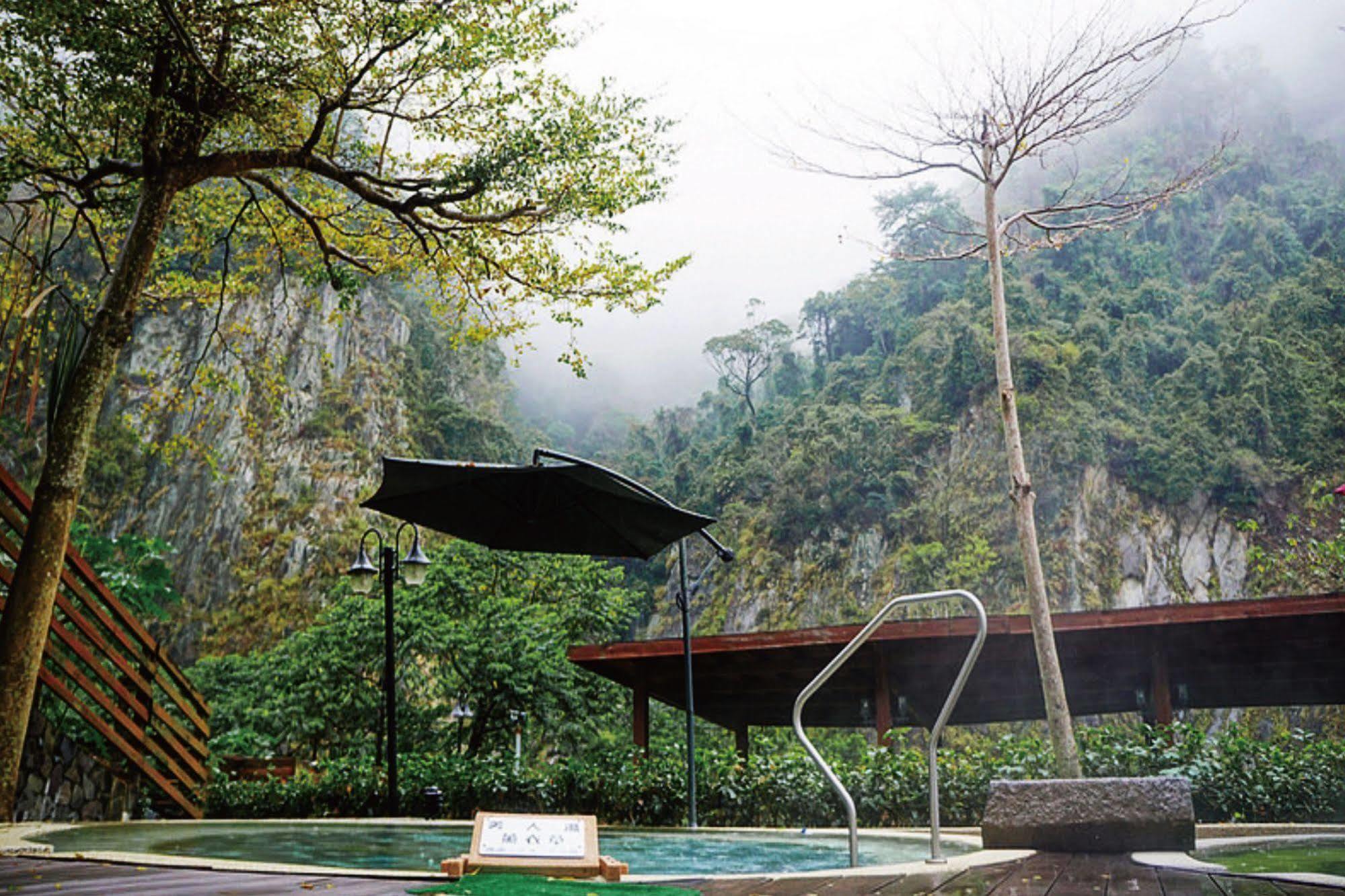 Uni-Resort Ku-Kuan Heping  Exterior photo